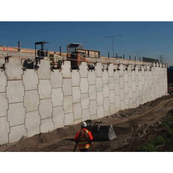 İskenderun Ekspres Yolu Kuvvetlendirilmiş Toprak İstinat Sistemi İskenderun - TÜRKİYE